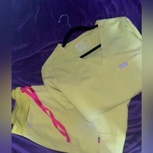 Figs , Women Size Large ( top & bottoms ), WELL TAKEN CARE OF. Color Limeade